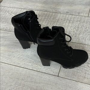 Rouge Helium Black Lace Up Boots